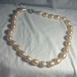 Pearls necklace